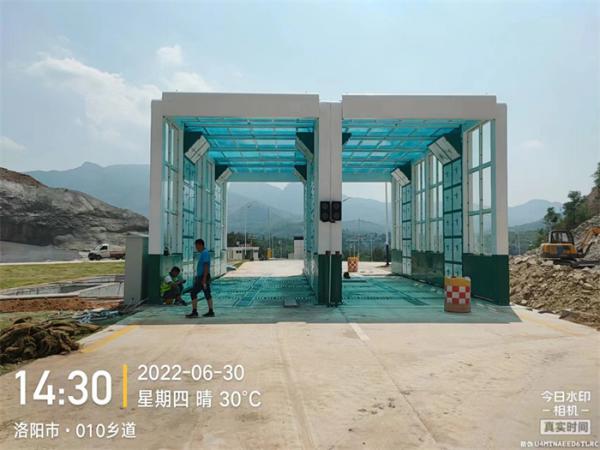 礦場龍門式洗車機(jī)